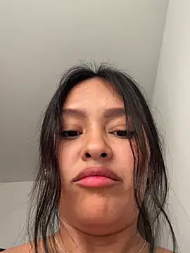 Snapshot of _NINA chatting on 04.07.26 NINA online show from 04.07.26