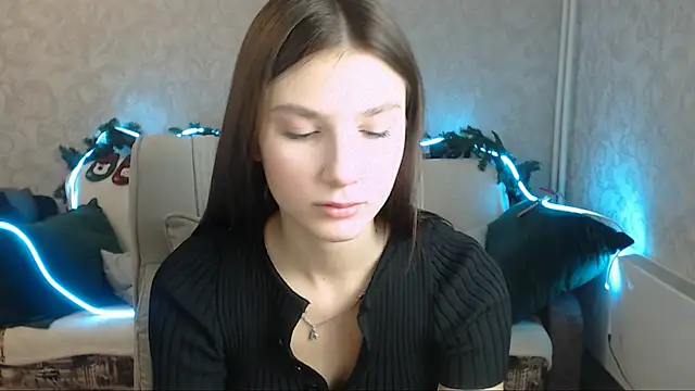 AnaHoney online show from 12.21.24