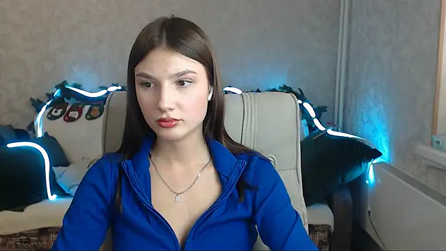 AnaHoney online show from 12.22.24