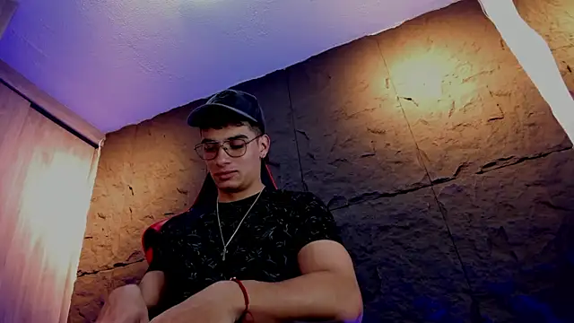 Snapshot of joseph_boy chatting on 11.05.25 joseph boy online show from 11.05.25