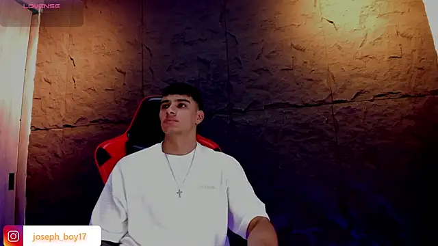 Snapshot of joseph_boy chatting on 11.10.25 joseph boy online show from 11.10.25