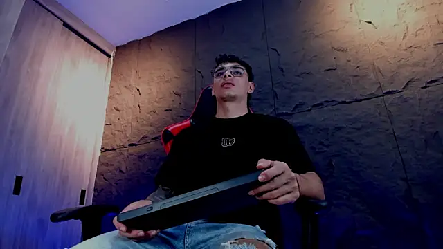 Snapshot of joseph_boy chatting on 11.21.25 joseph boy online show from 11.21.25