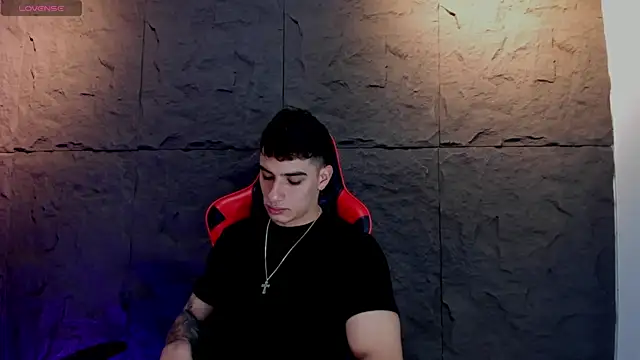 Snapshot of joseph_boy chatting on 11.27.25 joseph boy online show from 11.27.25