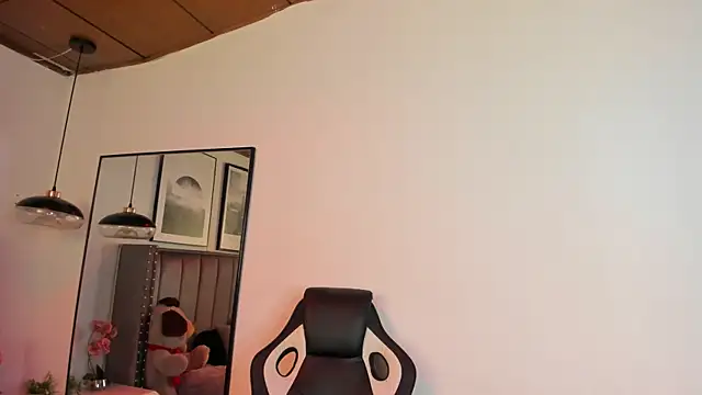 Alaia Cute online show from 09.10.25