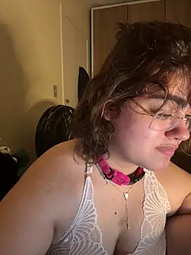 Snapshot of yudrayeb chatting on 01.02.25 yudrayeb online show from 01.02.25