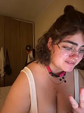 Snapshot of yudrayeb chatting on 01.08.25 yudrayeb online show from 01.08.25