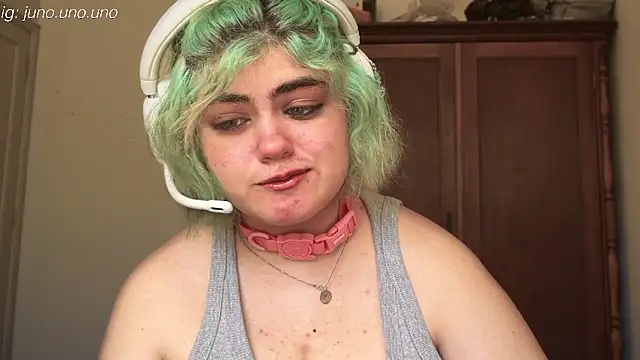 Snapshot of yudrayeb chatting on 02.28.25 yudrayeb online show from 02.28.25