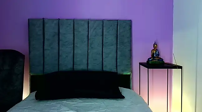 Snapshot of GabrielaMK chatting on 01.08.25 GabrielaMK online show from 01.08.25