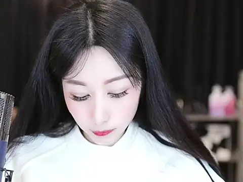 Snapshot of Nuyoah-77 chatting on 01.20.25 Nuyoah-77 online show from 01.20.25