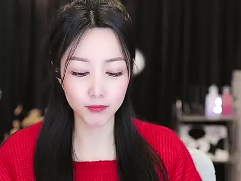 Snapshot of Nuyoah-77 chatting on 02.14.25 Nuyoah-77 online show from 02.14.25