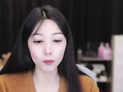 Snapshot of Nuyoah-77 chatting on 11.07.25 Nuyoah-77 online show from 11.07.25