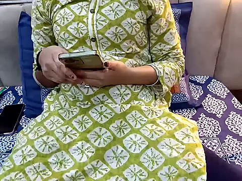 Snapshot of GoldnessAishu chatting on 12.06.24 GoldnessAishu online show from 12.06.24