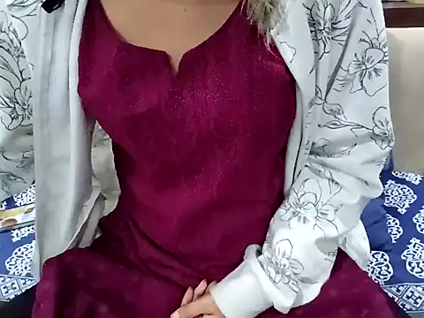 Snapshot of GoldnessAishu chatting on 12.14.24 GoldnessAishu online show from 12.14.24