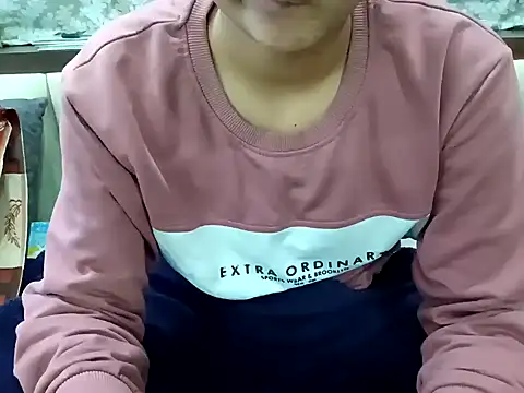 Snapshot of GoldnessAishu chatting on 12.21.24 GoldnessAishu online show from 12.21.24