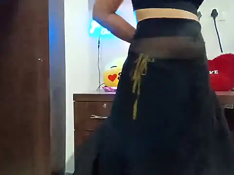 Snapshot of GoldnessAishu chatting on 03.09.25 GoldnessAishu online show from 03.09.25