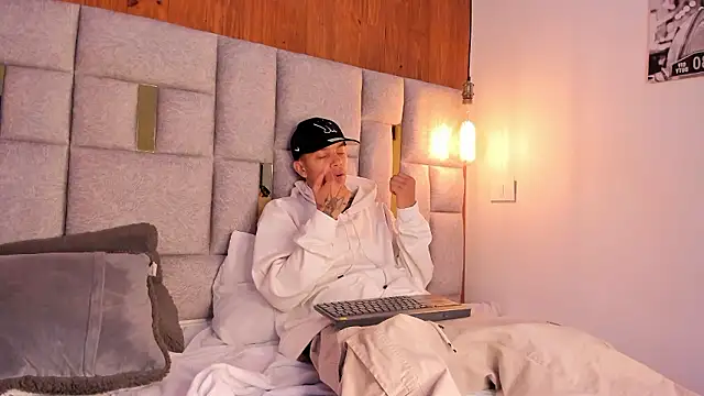 Noah Tokisha online show from 12.02.24