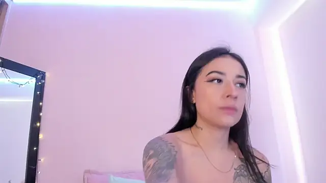 ValeriaCox online show from 02.18.25