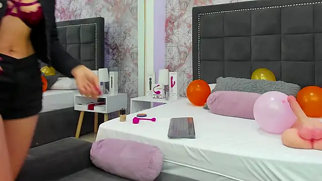 SaaraBrown online show from 02.01.25