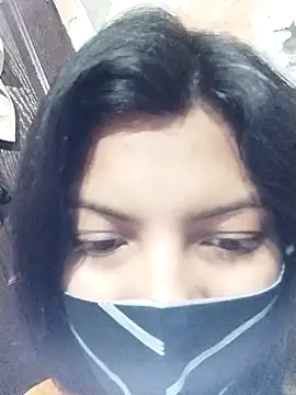 Snapshot of Hotty-Divya chatting on 03.22.25 Hotty-Divya online show from 03.22.25