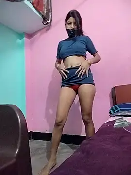 Snapshot of Hotty-Divya chatting on 10.21.25 Hotty-Divya online show from 10.21.25