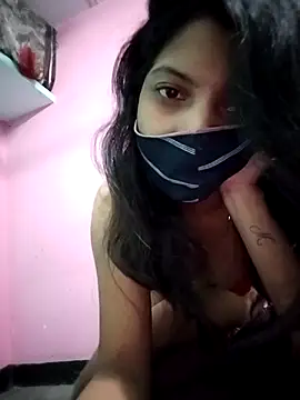 Snapshot of Hotty-Divya chatting on 11.02.25 Hotty-Divya online show from 11.02.25