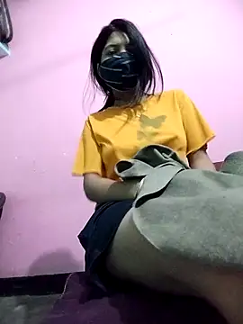 Snapshot of Hotty-Divya chatting on 11.10.25 Hotty-Divya online show from 11.10.25