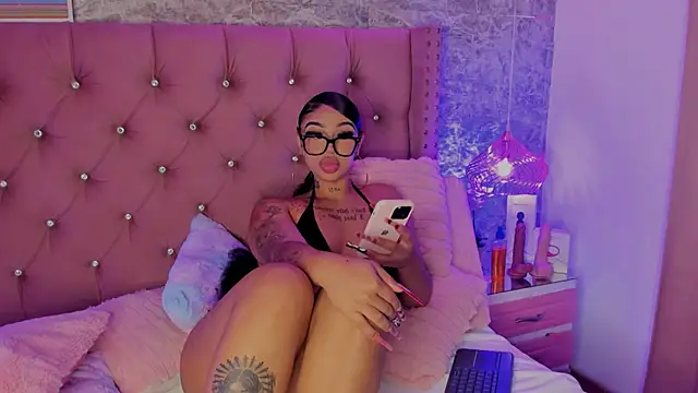 Mia Jansen online show from 10.11.25