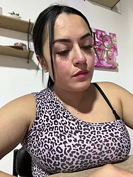 Snapshot of Lesly_10- chatting on 08.06.26 Lesly 10- online show from 08.06.26