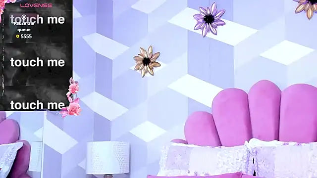 Snapshot of KylieMonnett chatting on 02.03.25 KylieMonnett online show from 02.03.25