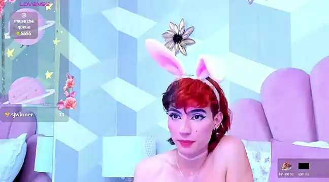 Snapshot of KylieMonnett chatting on 03.10.25 KylieMonnett online show from 03.10.25
