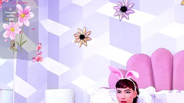 Snapshot of KylieMonnett chatting on 03.15.25 KylieMonnett online show from 03.15.25