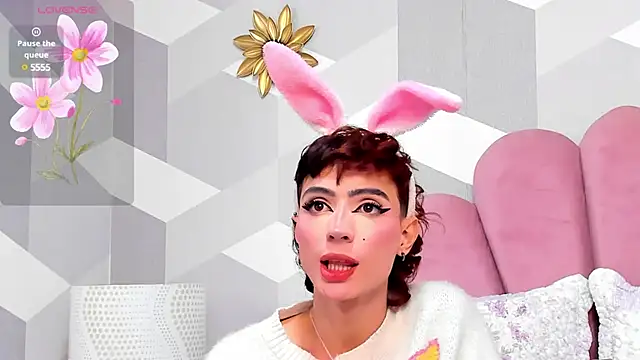 Snapshot of KylieMonnett chatting on 03.19.25 KylieMonnett online show from 03.19.25