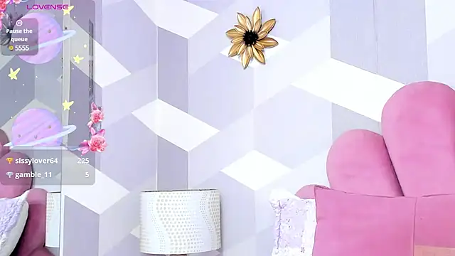 Snapshot of KylieMonnett chatting on 03.21.25 KylieMonnett online show from 03.21.25