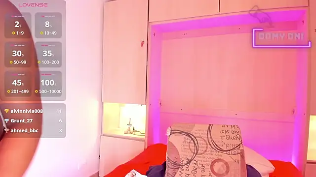 EmilyyStuart online show from 01.24.25