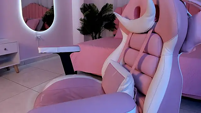 Snapshot of Brianna_bigboobs chatting on 03.18.25 Brianna bigboobs online show from 03.18.25