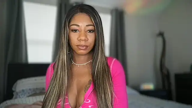 Snapshot of longislandprincess chatting on 03.12.25 longislandprincess online show from 03.12.25