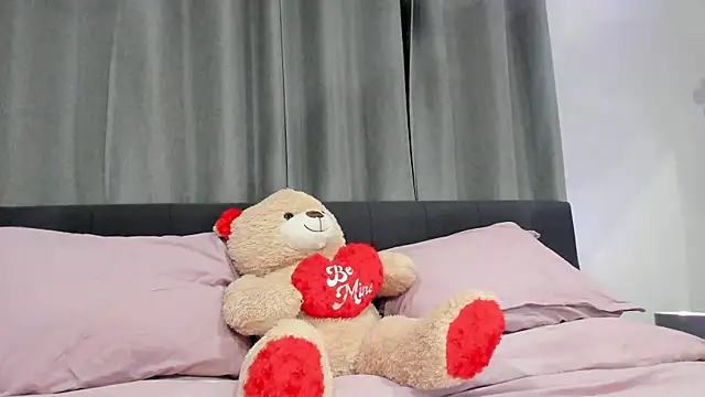 Snapshot of longislandprincess chatting on 02.21.26 longislandprincess online show from 02.21.26