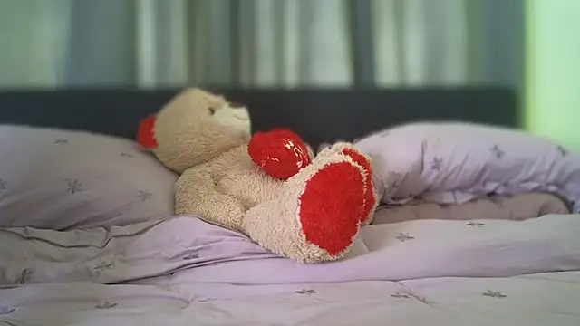 Snapshot of longislandprincess chatting on 04.04.26 longislandprincess online show from 04.04.26