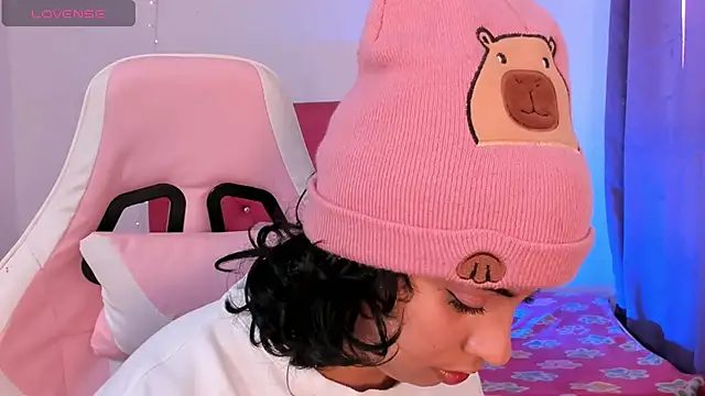 adriannyp 1 online show from 09.22.25