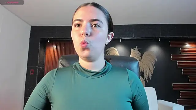 Lyssa Muller online show from 12.02.25