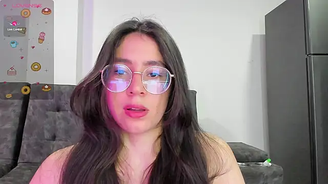 Snapshot of emmadiaz1 chatting on 01.21.25 emmadiaz1 online show from 01.21.25