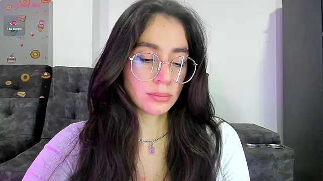 Snapshot of emmadiaz1 chatting on 03.01.25 emmadiaz1 online show from 03.01.25