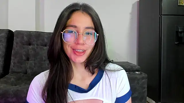 Snapshot of emmadiaz1 chatting on 03.05.25 emmadiaz1 online show from 03.05.25