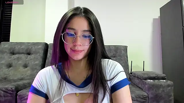 Snapshot of emmadiaz1 chatting on 10.04.25 emmadiaz1 online show from 10.04.25