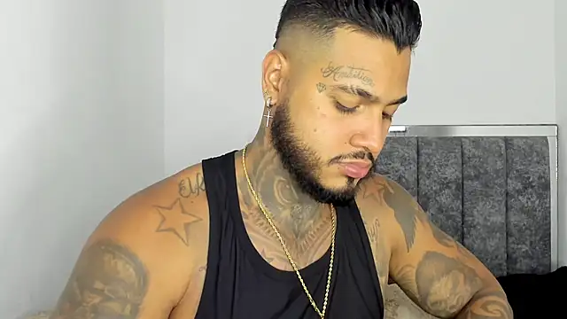 Snapshot of Exotic_tatto27121 chatting on 03.10.26 Exotic tatto27121 online show from 03.10.26