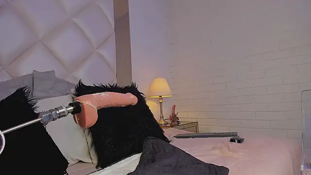 KimRoussee online show from 02.12.25