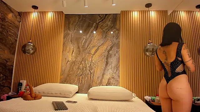 Snapshot of nathassa_grant chatting on 03.05.25 nathassa grant online show from 03.05.25