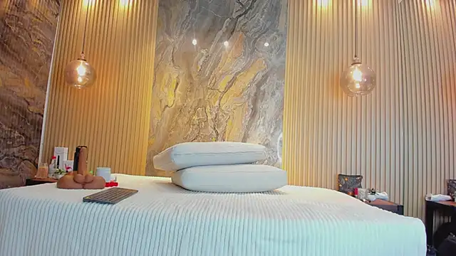 Snapshot of nathassa_grant chatting on 03.12.25 nathassa grant online show from 03.12.25