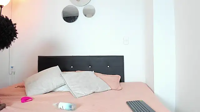 DailaSmith online show from 10.30.25