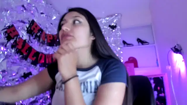 SarahStones online show from 10.25.25